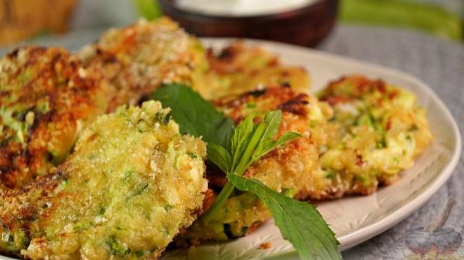 Котлеты из кабачков с фетой и мятой. КОЛОКИТОКЕФТЕДЕС