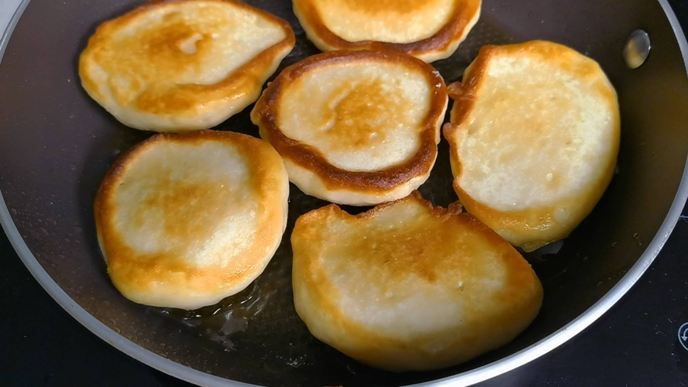 Пышные оладьи как пух! Простой и вкусный рецепт оладий. Как приготовить пышные оладушки смотреть онлайн