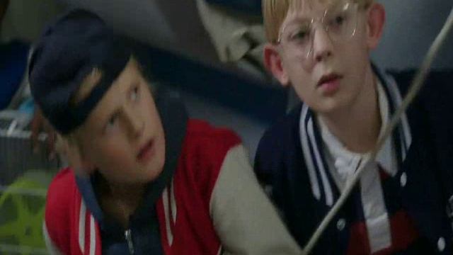 Spookys Сезон: 1 Эпизод: 4 Stormvarsel i byen смотреть онлайн