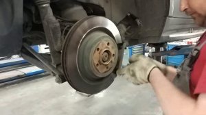 Замена задних тормозных колодок на Mercedes-Benz GL350