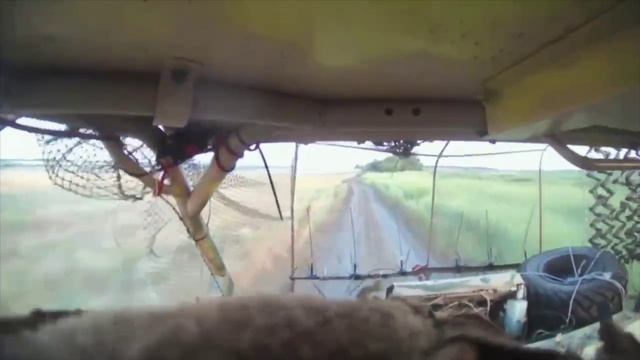 Наши бойцы мастерски уходят от вражеского дрона – реальные кадры с фронта смотреть онлайн