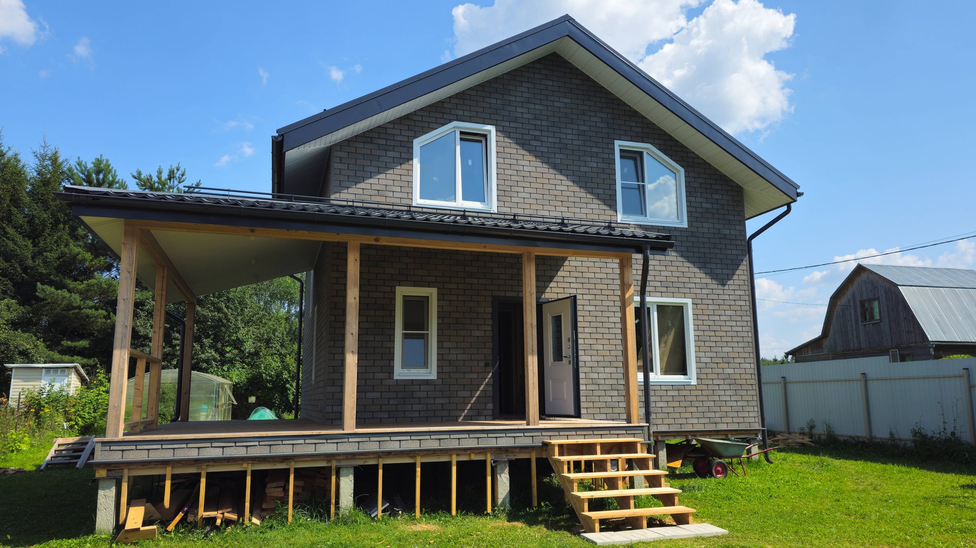 Отделка каркасного дома Фасадной плиткой ТЕХНОНИКОЛЬ HAUBERK