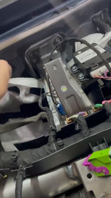 Посторонние шумы под приборной панелью Changan UNI-K смотреть онлайн