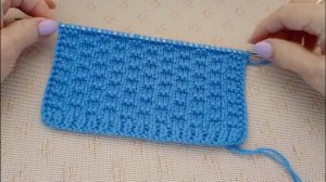 Очень лёгкий теневой узор спицами.