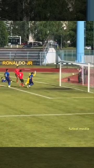 1 + 📹 Ronaldo Reacts To His Son's Siu.. 😂 → смотреть онлайн