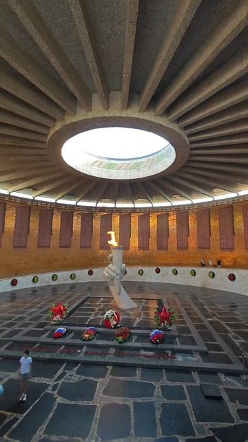 Волгоград, вечный огонь погибшим воинам