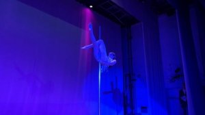 Танец на пилоне