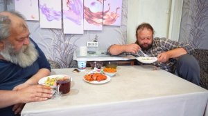 Хожу вчерашний день ищу Вкусно обедаем макаронами с сардельками Сибирь