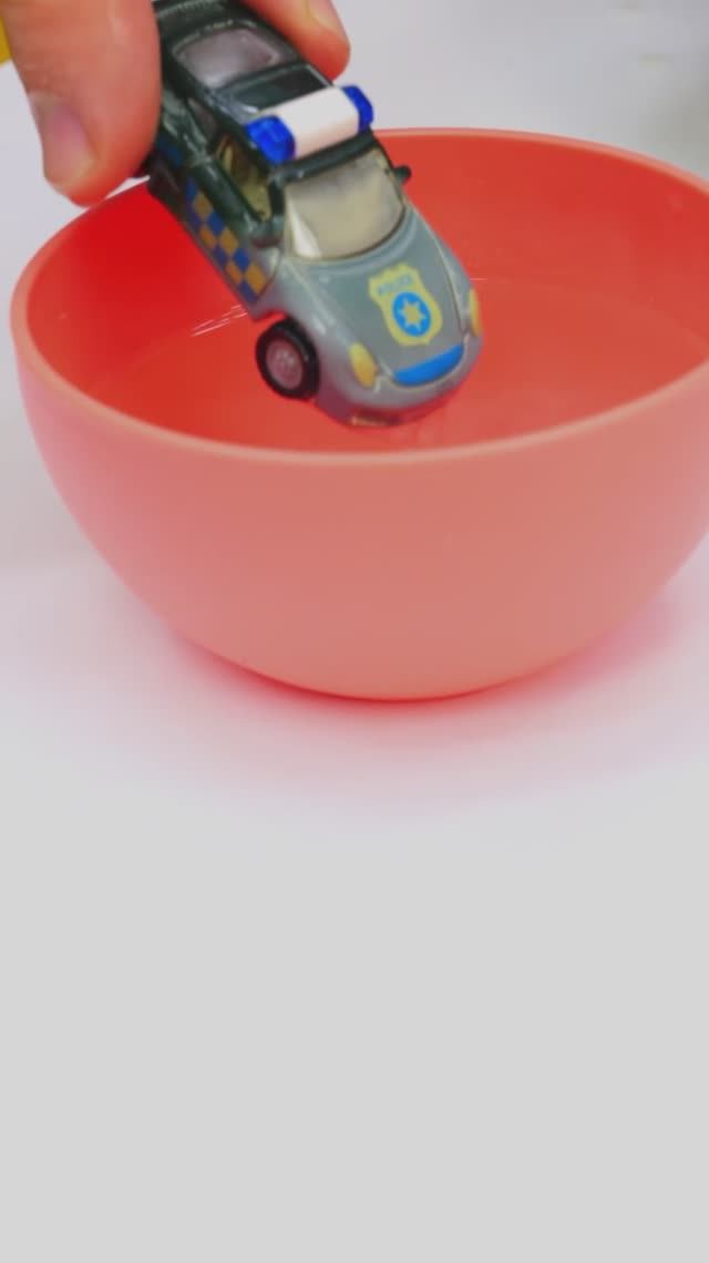 🎨Отмой и раскрась — какими станут машинки Colorama? 🚗🚓 #игрушки #длядетей #машинки смотреть онлайн