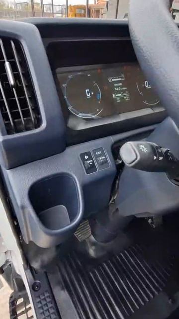 Isuzu Elf EMt7 бортовой категории В смотреть онлайн