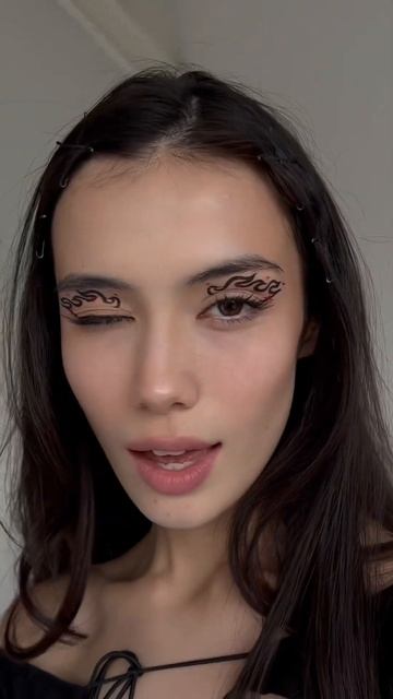 Идеальные стрелки за минуту с ВБ: 149245994 #стрелки #temporarytattoo #макияж #eyemakeup #eyeliner