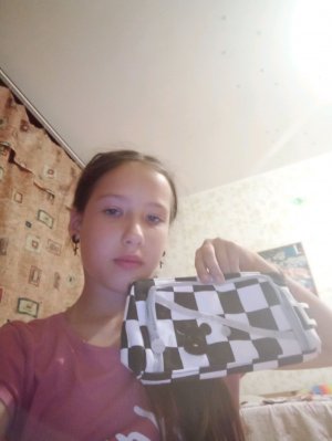 наполняю пенал канцтоварами первая часть во второй части  заполняю вкусняшками😁