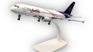 Модель самолета Airbus A320 Thai Airways Smile - 18 см (с шасси)