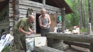 На рыбалку с ночевкой / Щуки и окуни на спиннинг/ Солонец для лося/ Изба