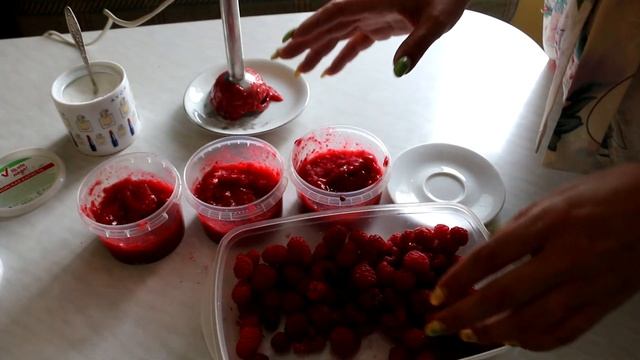 Как заморозить малину на зиму с сахаром. Очень просто! #Заморозкамалины смотреть онлайн