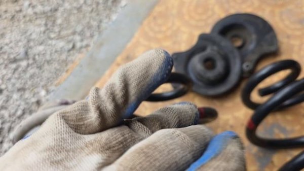 Пружины TRUST AUTO сломались TOYOTA VOXY NOAH ESQUIRE ZWR80 ZRR80 ставлю от 4 WD ZRR85