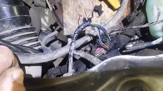 Приора, постоянно светится поворотник. не гохнет при выключении зажигания. смотреть онлайн