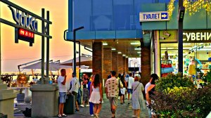 ✅️🌴5 АВГУСТА В АДЛЕРЕ: +32° ЖАРЫ, ИДЁМ ОТ УЛ.ДЕМОКРАТИЧЕСКОЙ К МОРЮ. НАБЕРЕЖНАЯ АДЛЕРА БИТКОМ