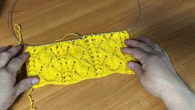 Узор спицами для любых плечевых изделий смотреть онлайн