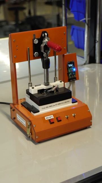 Показываем в действии нашу оснастку для проверки ИК-подсветки🧑💻