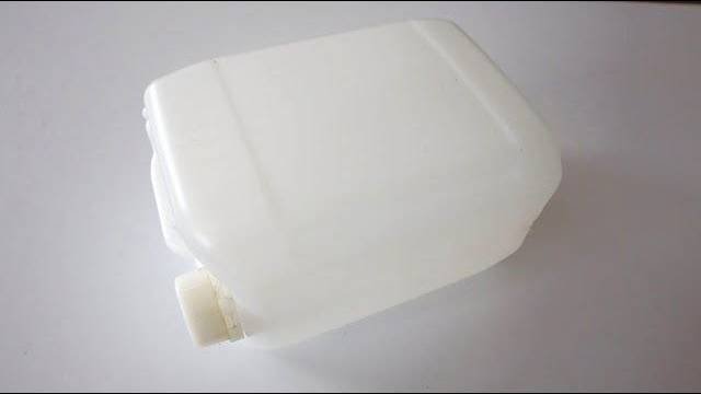 Никогда не выбрасываю пластиковые канистры от геля. Вот, почему смотреть онлайн