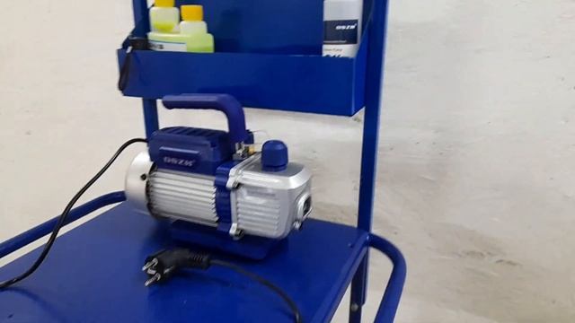 Рабочие будни гаража. Стенд для заправки кондиционера. Ремонт компрессора ауди а6. смотреть онлайн