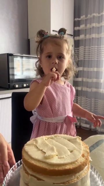 Когда мама кондитер .... Некогда играть 😅