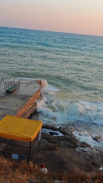 Чёрное море, шторм, Крым, август 2025