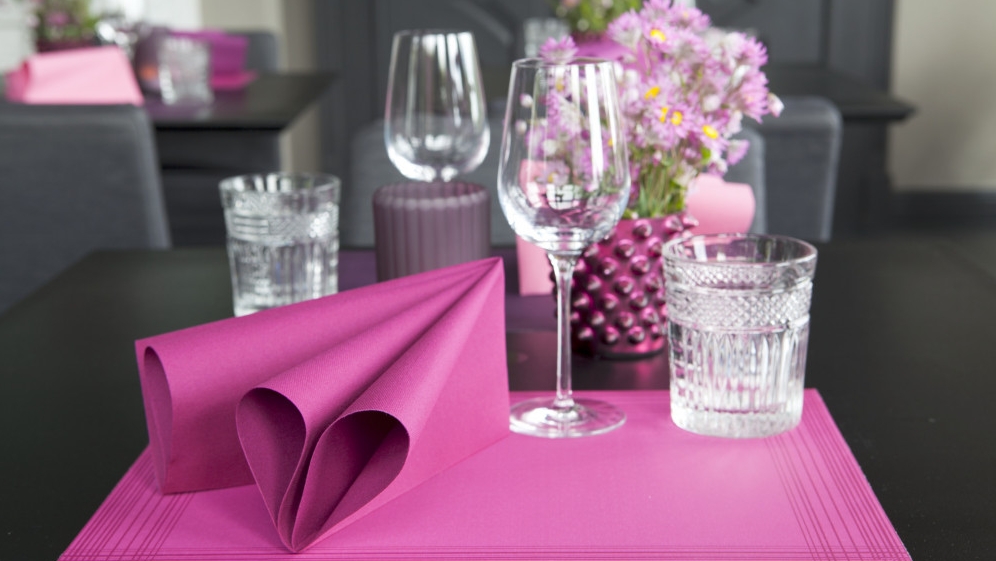 КАК УКРАСИТЬ СТОЛ САЛФЕТКАМИ смотреть онлайн