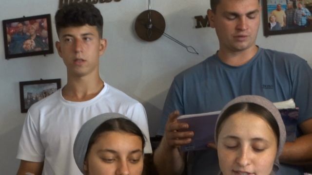 "В душе унас звучит мелодия прекрасная" молодёжно христианский хор смотреть онлайн