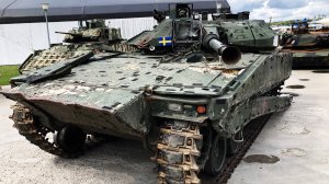 CV9040C: обзор шведской БМП