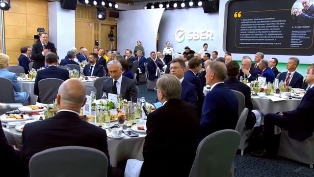 О долларе рубле и недвижимости в России.