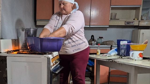 Ах, колбаса немного не получилась/ закрутила шампиньоны/ ещё абрикосовое варенье смотреть онлайн