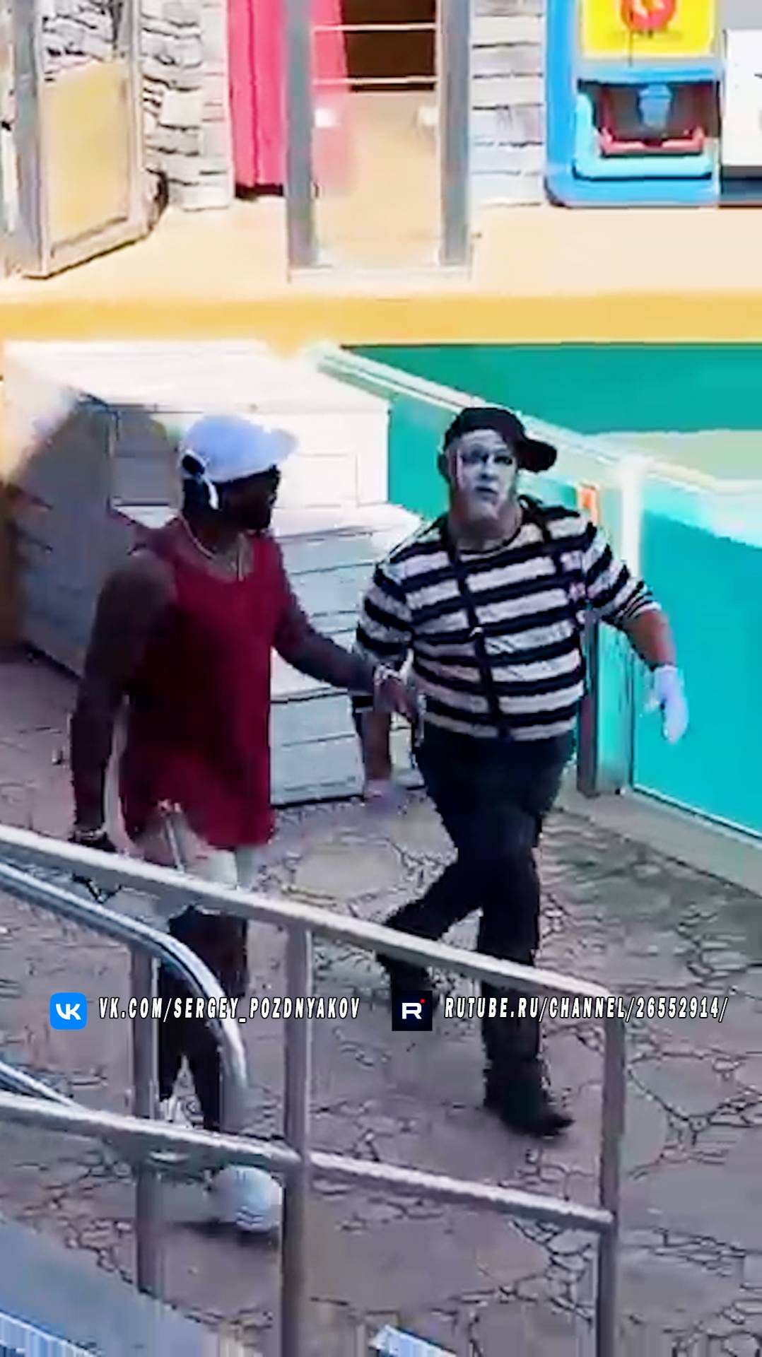 Мим Том и неожиданный поворот в Seaworld - Он этого не ожидал! смотреть онлайн