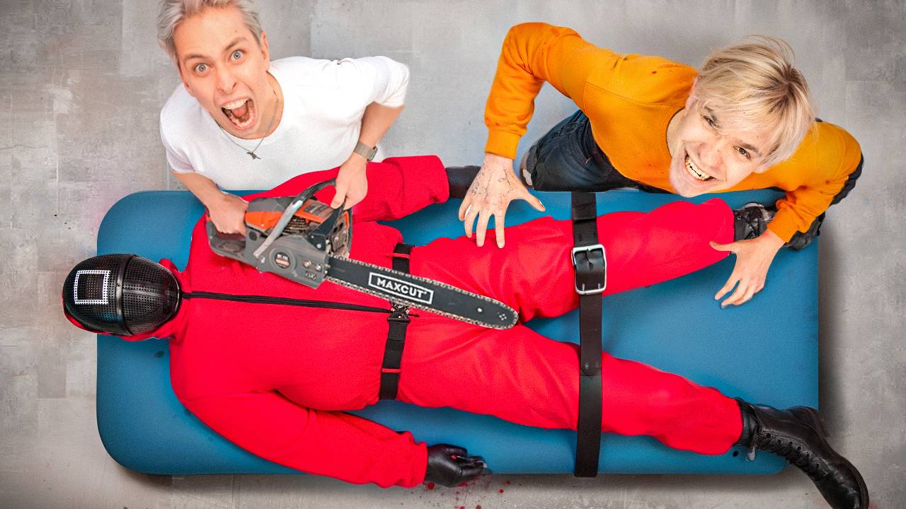 ЧТО ВНУТРИ? РАСКРЫВАЕМ SQUID GAME 2 GUARD в 3 ЧАСА НОЧИ! смотреть онлайн