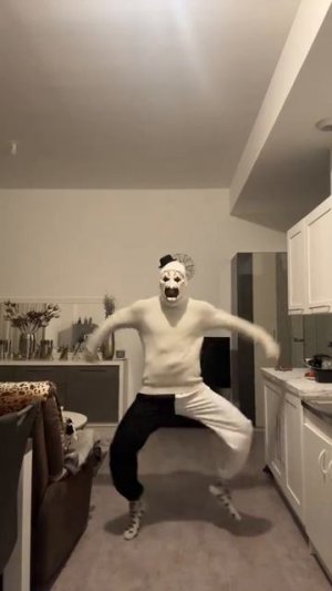 Аххах не судите его)