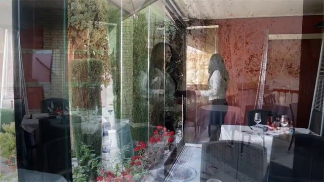 Безрамное остекление ресторана