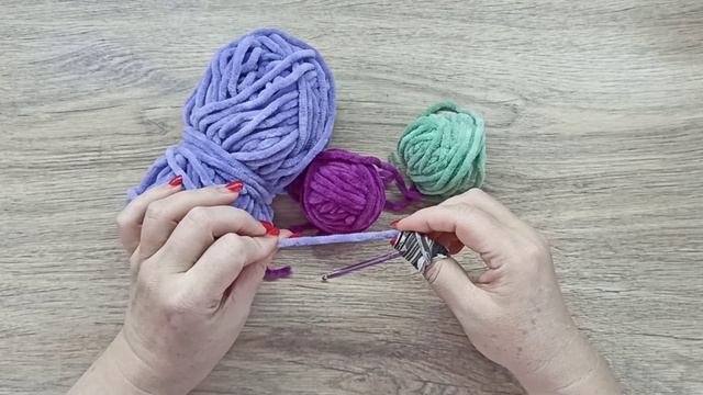 ТРИОСТАРТЫ АВГУСТА ТРЕТИЙ СТАРТ ПОДВЕСКА НА СУМКУ смотреть онлайн