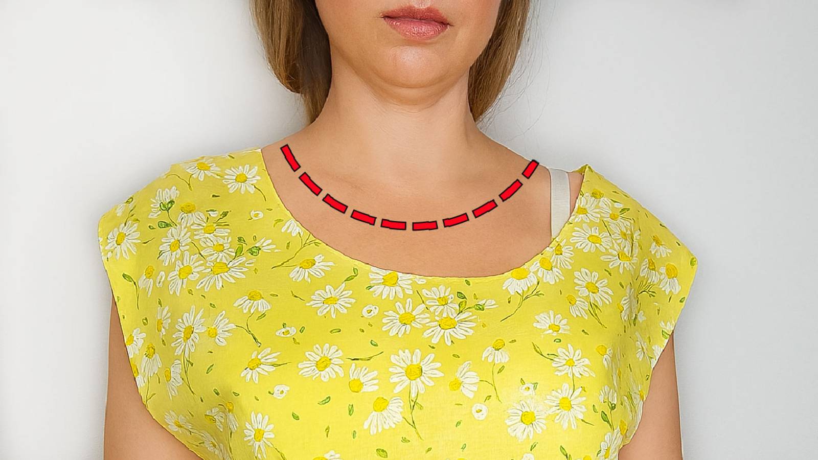 Швейный трюк. Как аккуратно уменьшить глубокое декольте смотреть онлайн