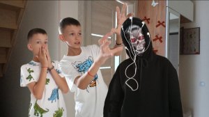 РОБОТ МЭГАН ВЕРНУЛАСЬ! СТРАШНАЯ ИСТОРИЯ