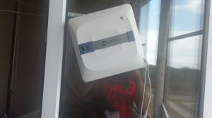 Приобрели квадратного робота для мойки окон