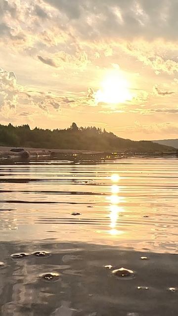 Раннее утро, еще птицы спят, а мы уже спешим поделиться красивыми видами. смотреть онлайн