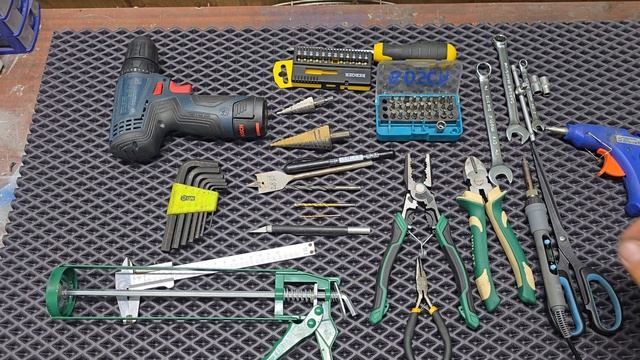 Набор инструментов и материалов для сборки