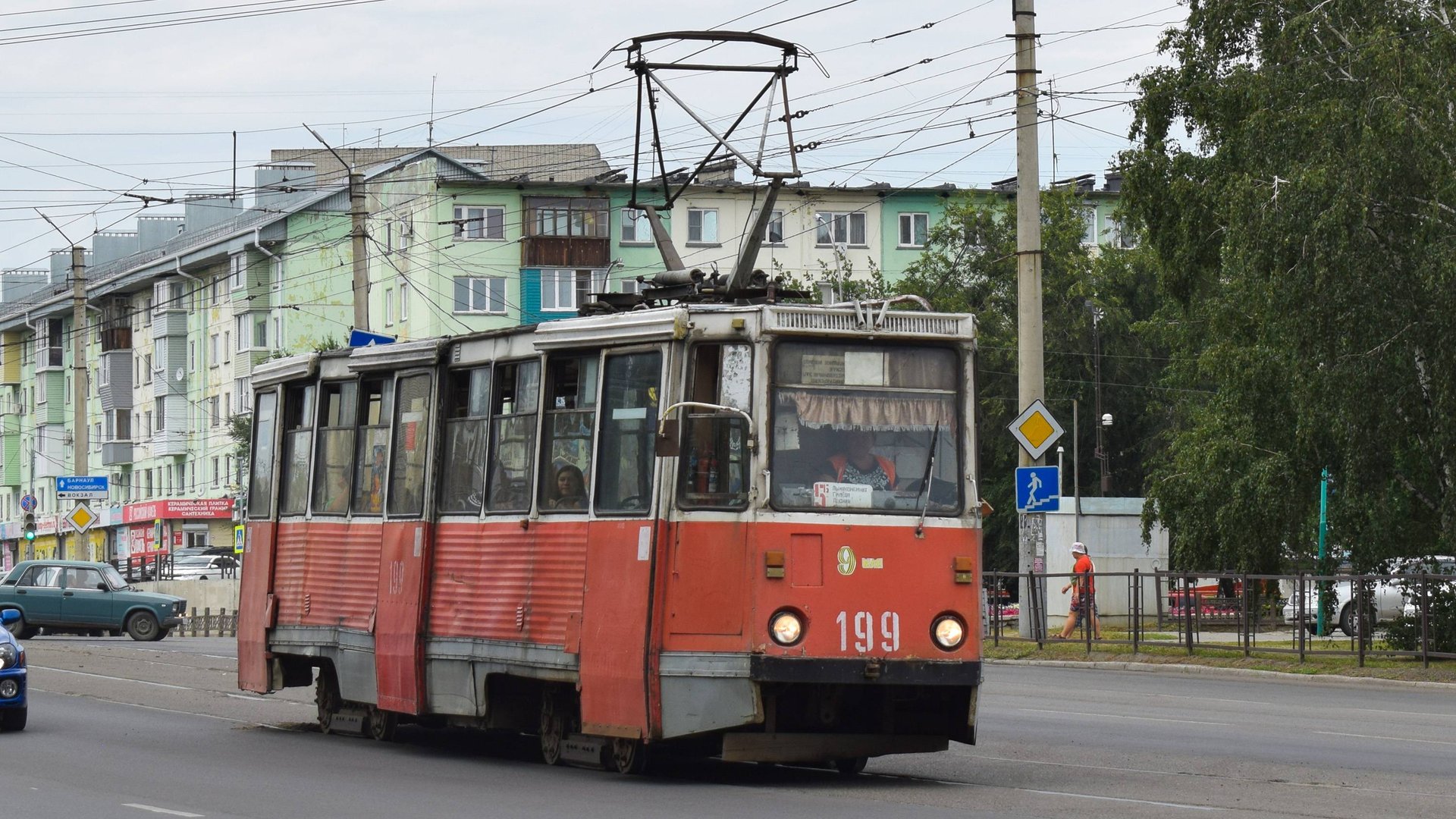 Трамвай КТМ-71-605-199. Покатушки по Бийску. Мост через Бию. смотреть онлайн