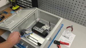 Термошкаф / гермобокс с обогревателем и термореле IP 65 для RFID-считывателя SAUK