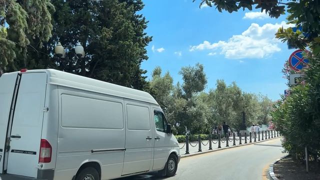 Ялта. Ул.Гоголя, мимо отеля Ореанда, вдоль набережной до Володарского ул.25.07.25. Крым.Crimea.Yalta смотреть онлайн