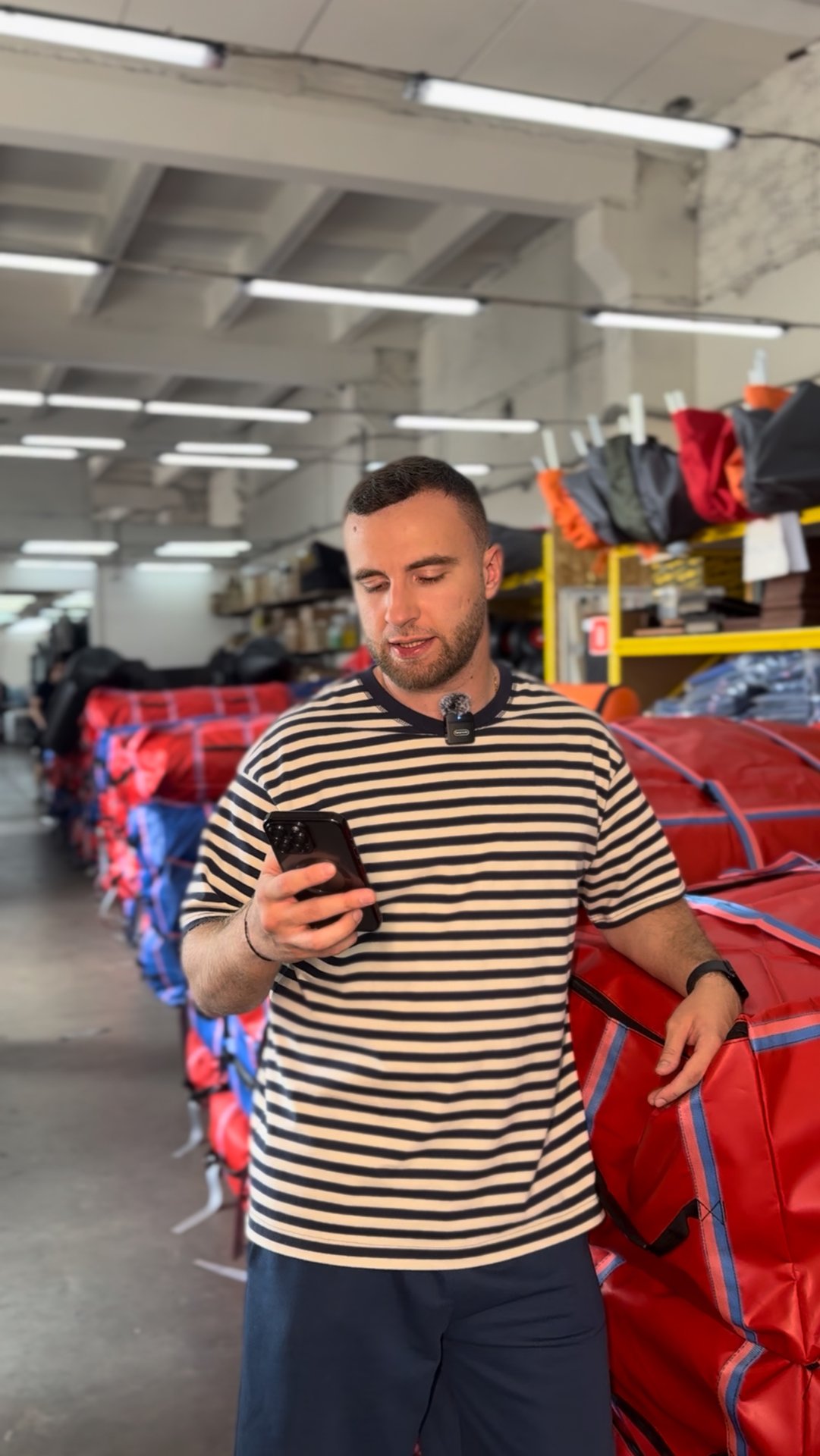 В видео рассказываем о том, как осуществляется доставка 🐋 смотреть онлайн