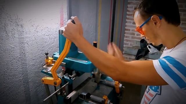 Производство безрамного остекления от 