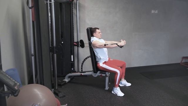 Упражнения на тренажере Двойной блок Inspire CFT1. смотреть онлайн