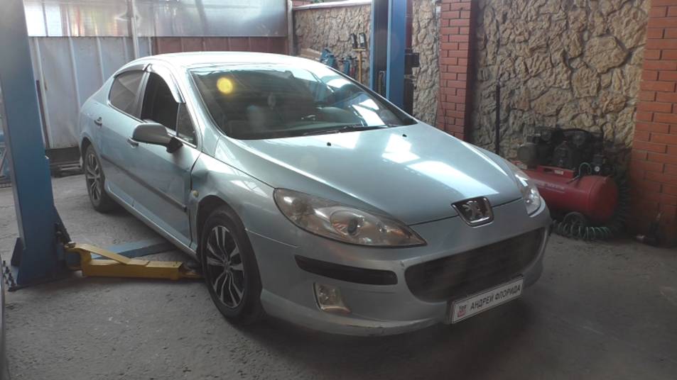 Замена задней левой ступицы на Peugeot 407 1,8 Пежо 407 2005 года
